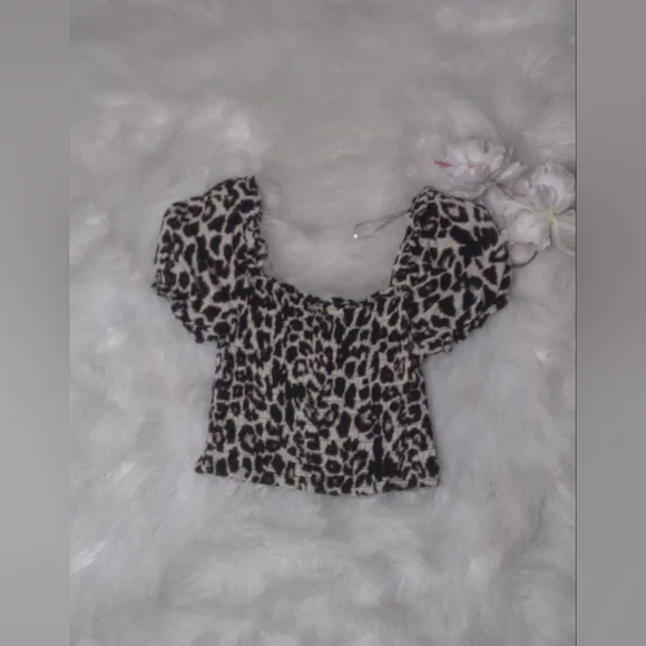 Monteau Los Angeles Puff Sleeve Crop Top Size S - Picture 2 of 2